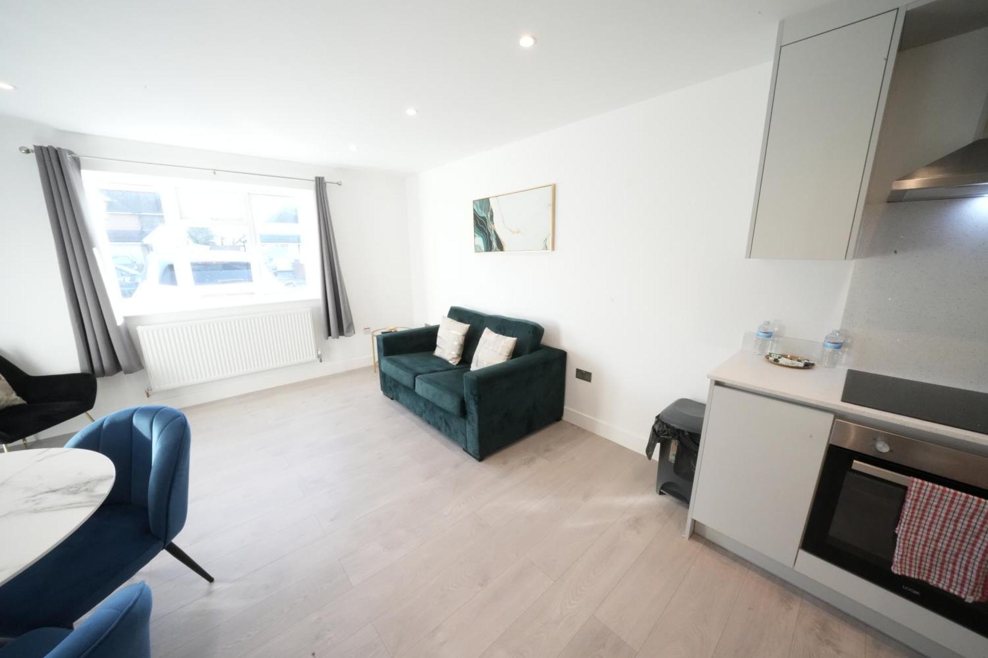 Appartement 10 Min Drive To Airport - Free Parking - 15 Min Bus Ride - Ev Charge Available à Stanwell Extérieur photo