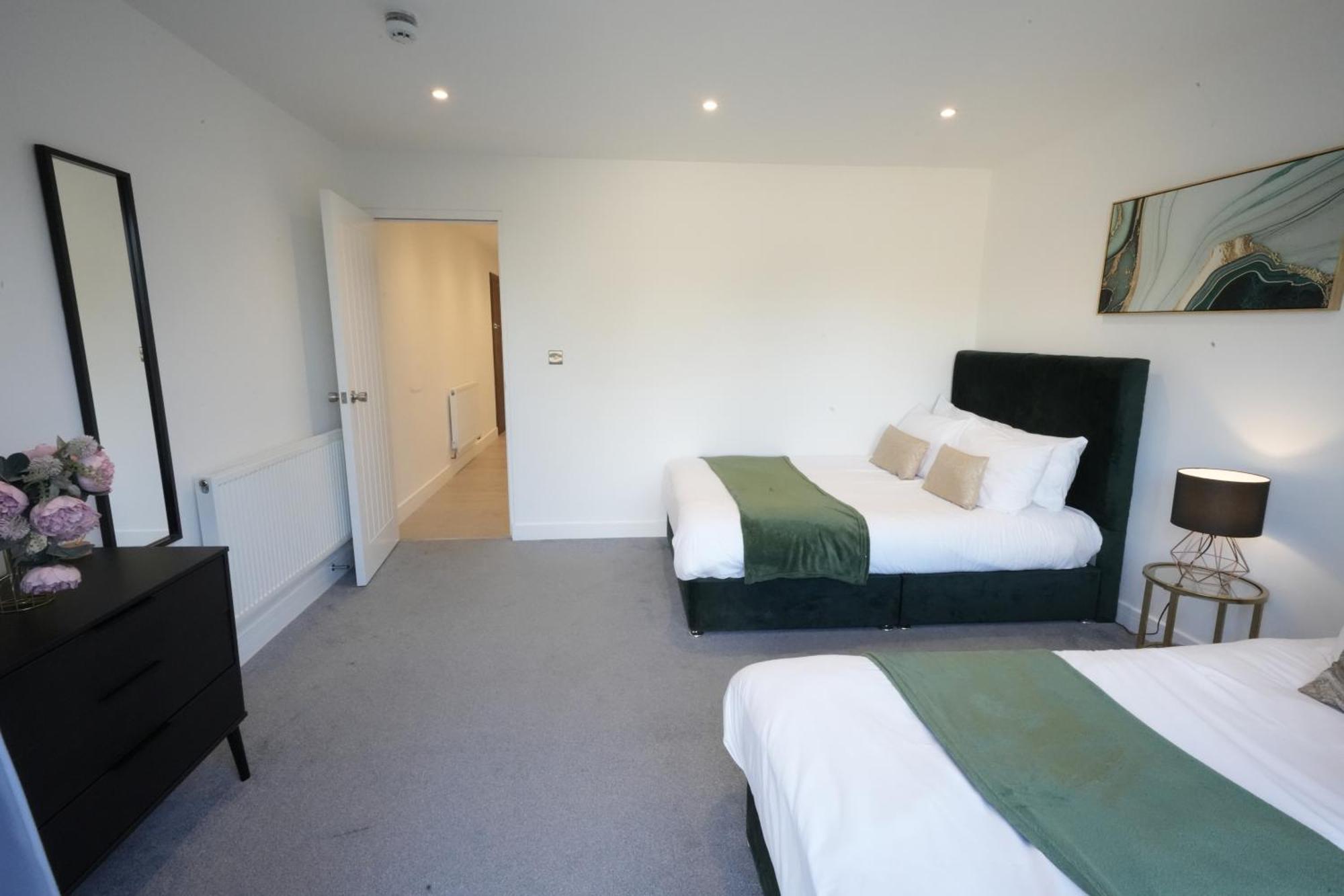 Appartement 10 Min Drive To Airport - Free Parking - 15 Min Bus Ride - Ev Charge Available à Stanwell Extérieur photo