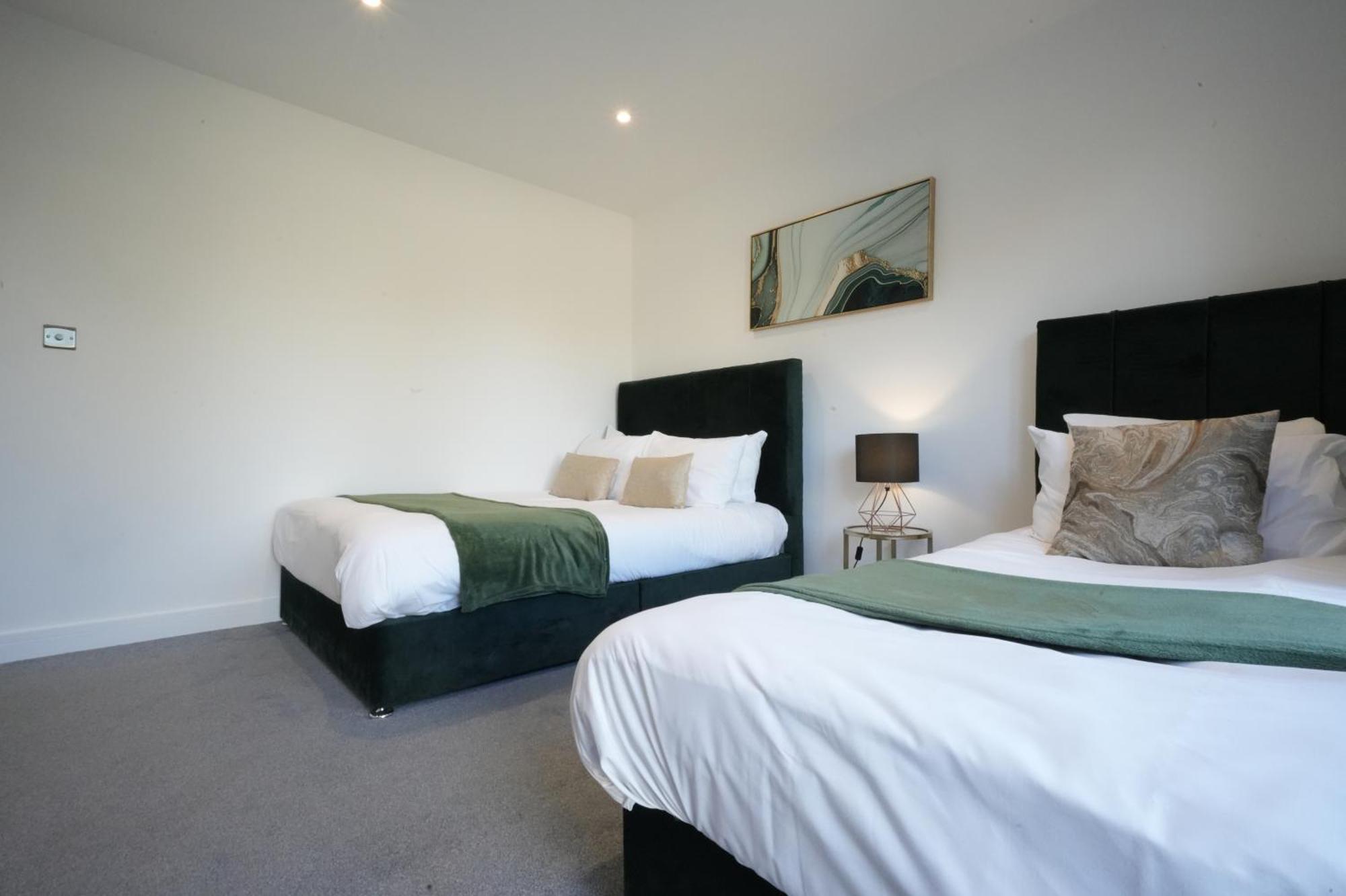 Appartement 10 Min Drive To Airport - Free Parking - 15 Min Bus Ride - Ev Charge Available à Stanwell Extérieur photo