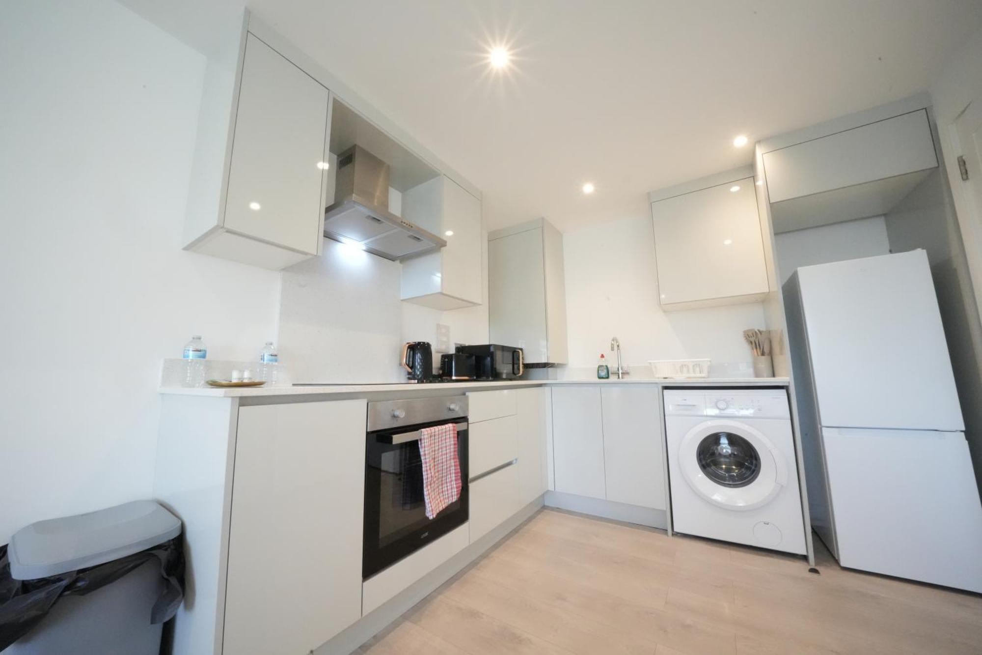 Appartement 10 Min Drive To Airport - Free Parking - 15 Min Bus Ride - Ev Charge Available à Stanwell Extérieur photo