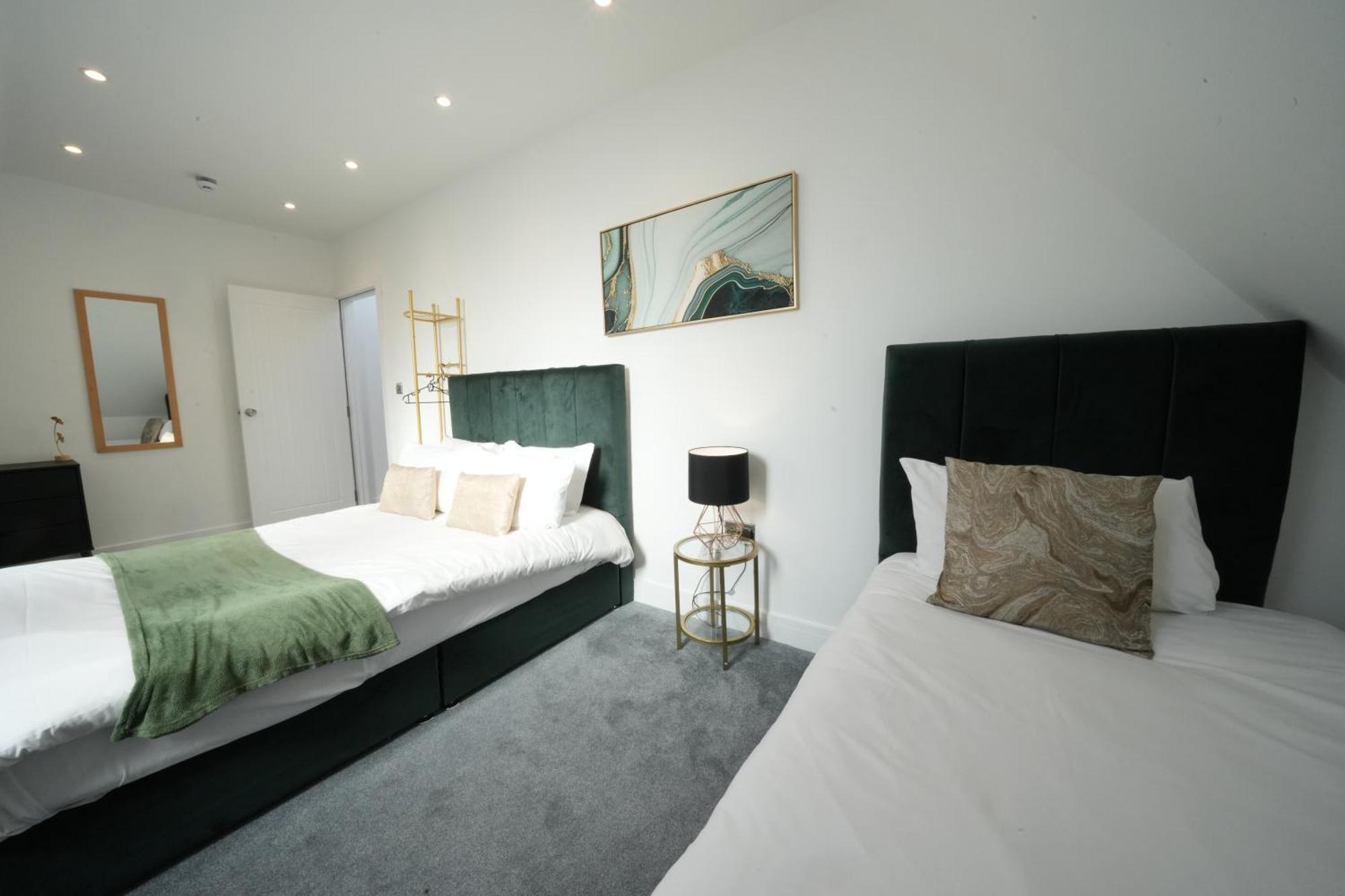 Appartement 10 Min Drive To Airport - Free Parking - 15 Min Bus Ride - Ev Charge Available à Stanwell Extérieur photo